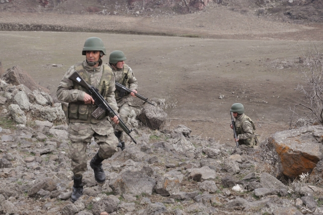 Mehmetçik, eksi 15 derecede 24 saat nöbette